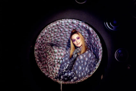 49.carla bruni.png