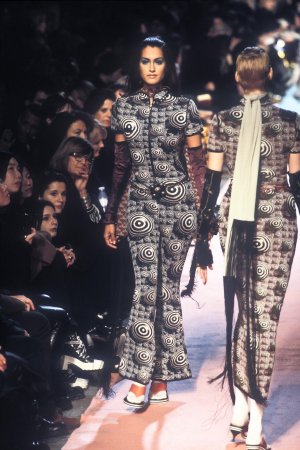 59.yasmeen ghauri.jpg