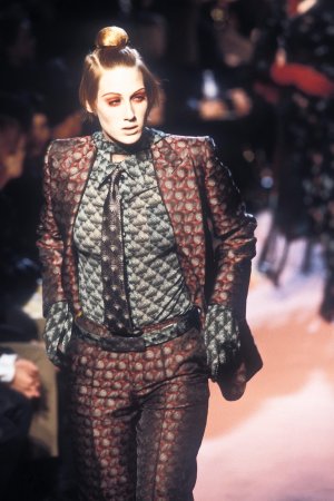 80.veronica renault.jpg