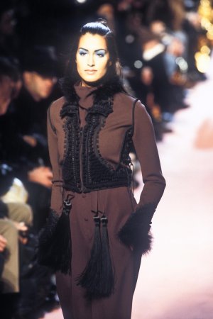107.yasmeen ghauri.jpg