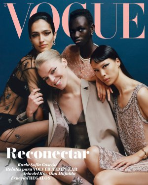 VOGUE_Instagram_COVER (3) (1).jpg