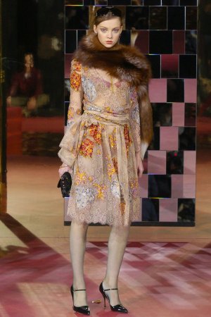 00310h-dolce-gabbana-fall-2004-ready-to-wear-heather-marks.jpg