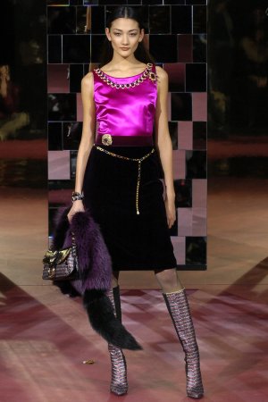 00400h-dolce-gabbana-fall-2004-ready-to-wear-ai-tominaga.jpg