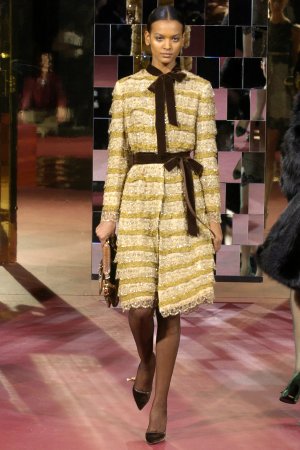 00580h-dolce-gabbana-fall-2004-ready-to-wear-liya-kebede.jpg