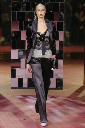 00650h-dolce-gabbana-fall-2004-ready-to-wear-christina-kruse.jpg