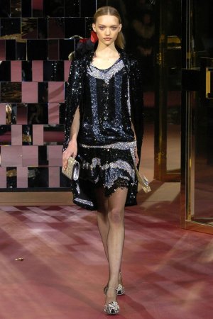 00740h-dolce-gabbana-fall-2004-ready-to-wear-gemma-ward.jpg