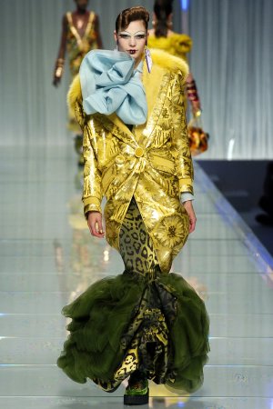 00060h-christian-dior-fall-2004-ready-to-wear-adina-fohlin.jpg