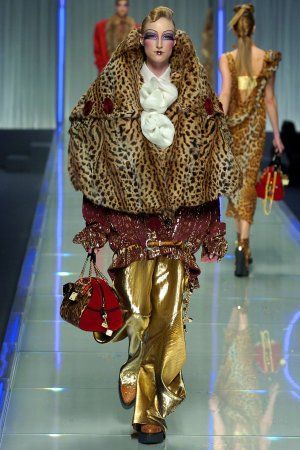 00330h-christian-dior-fall-2004-ready-to-wear-jade-parfiitt.jpg
