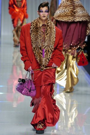 00340h-christian-dior-fall-2004-ready-to-wear-frankie-rayder.jpg