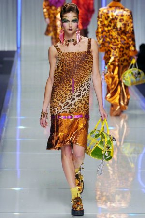 00370h-christian-dior-fall-2004-ready-to-wear-nicola-breytenbach.jpg