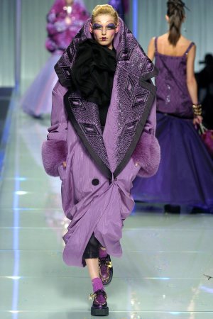 00490h-christian-dior-fall-2004-ready-to-wear-margarita-svegzdaite.jpg