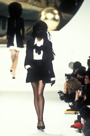 Chanel 1994 Haute Couture 114.jpg