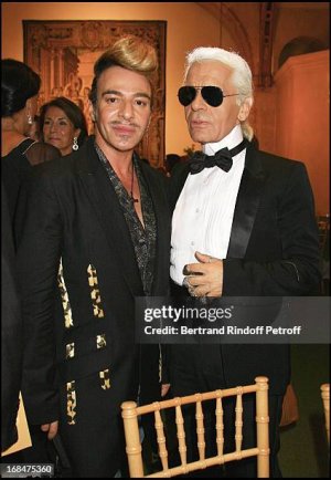 john-galliano-and-karl-lagerfeld-23rd-antic-fair-in-paris-followed-by-a-dinner-to-the-benefit.jpg