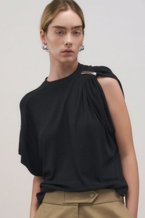 00019-brandon-maxwell-pre-fall-2025-credit-brand 拷貝.jpg