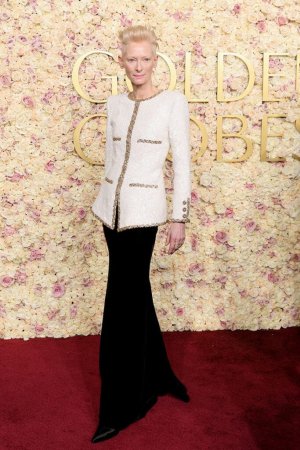 chanel_tilda-swinton-wore-chanel-at-the-82nd-annual-golden-globe-awards-050125_1-HD-683x1024.jpg