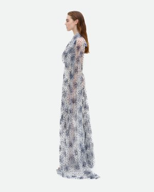 COMMON-HOURS-Anonymous-Source-Embroidered-Mesh-Halter-Neck-Gown-with-Scarf_6 拷貝.jpg