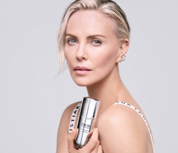 24050_S646+CT+RELAUNCH+25+M26B+Charlize+Serum_SW_F39.JPG