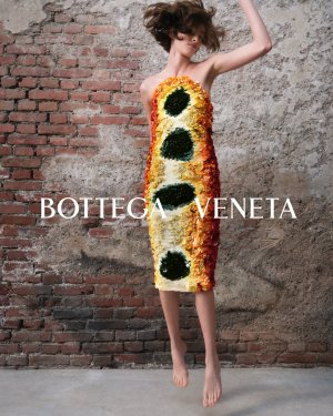 Summer 25 by @matthieu_blazy #bottegaveneta Models- @nico_sala_ @natashapoly @imaysabarreto @l...jpg