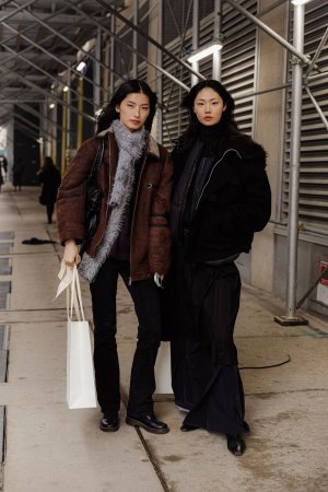 Xinyue-Guo-Sijia-Kang-2025-02-09-NYFW-FW25-StreetStyle4-MelodieJeng-MJJ_1259.jpg