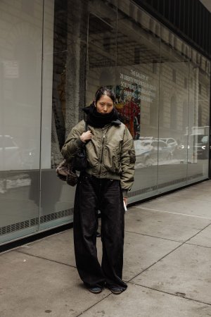 Dohyun-Kim-2025-02-09-NYFW-FW25-StreetStyle4-MelodieJeng-MJJ_3294.jpg