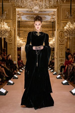 dolce-and-gabbana-alta-moda-parigi-2025-les-siciliennes-look-05.jpg