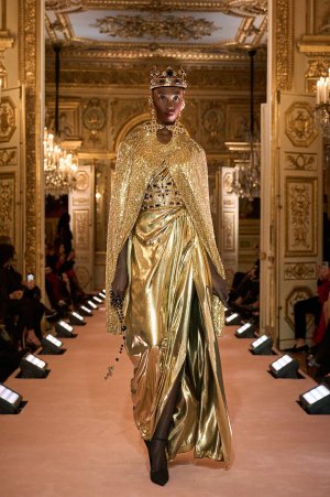 dolce-and-gabbana-alta-moda-parigi-2025-les-siciliennes-look-07.jpg