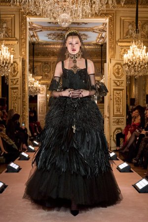 dolce-and-gabbana-alta-moda-parigi-2025-les-siciliennes-look-09.jpg