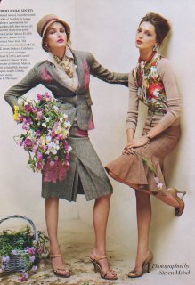 summer_escapes-england-eugenia_volodina&daria_werbowy-phsteven_meisel-vogueUS-june2004-4.jpg
