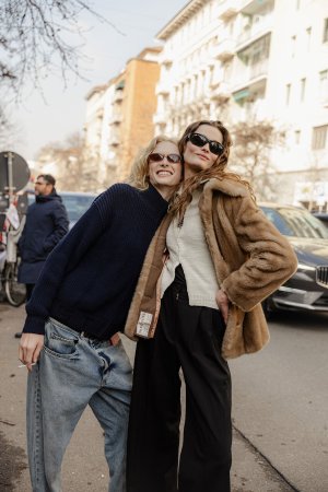 Alex-Consani-Lulu-Tenney-2025-02-27-MFW-FW25-StreetStyle3-MelodieJeng-MJJ_05941.jpg