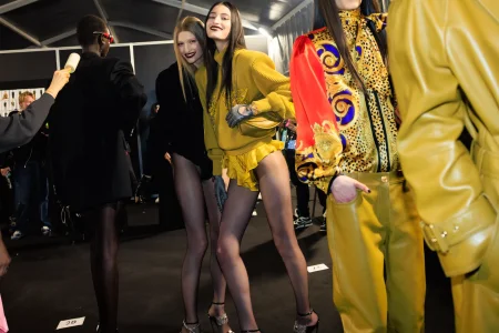 Versace_FW25_Backstage_ACIELLE09.webp