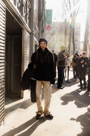 Chu-Wong-2025-03-05-PFW-FW25-StreetStyle2-MelodieJeng-MJJ_2367.jpg