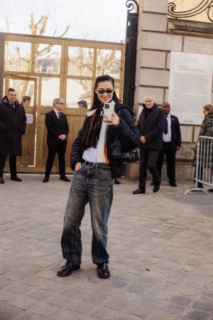 Chu-Wong-2025-03-08-PFW-FW25-StreetStyle5-MelodieJeng-MJJ_3970.jpg