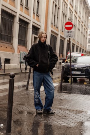 Sophie-Scott-2025-03-10-PFW-FW25-StreetStyle7-MelodieJeng-MJJ_1435.jpg