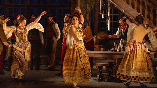 Carmen-Opera-Royal-de-Versailles-Cast-1-Credit-Edouard-Brane-HD-12-720x405-1.jpg
