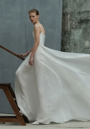 ELIESAAB_BRIDAL_SS26_LOOK1_720x.webp