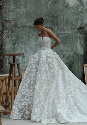 ELIESAAB_BRIDAL_SS26_LOOK2.webp