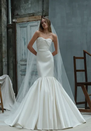 ELIESAAB_BRIDAL_SS26_LOOK3.webp