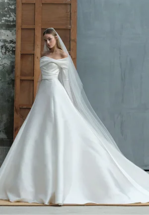 ELIESAAB_BRIDAL_SS26_LOOK17_720x.webp