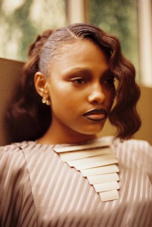 6806887b6ef4922ad1fa4205_197_FLAUNT_MAGAZINE_RHYTHM_IS_A_DANCER_LOUIS_VUITTON_WOMENS26.jpg