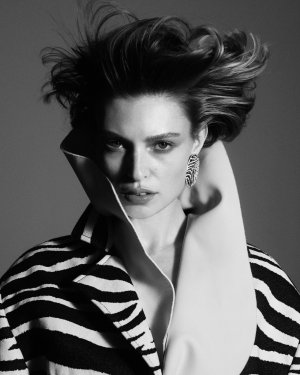 Schiaparelli–Summer-2025-Ad–Campaign-The-Impression-007-scaled.jpg