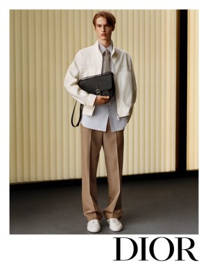 DIOR-MENS-FALL-2025-ADVERTISING-CAMPAIGN-BY-ALASDAIR-MCLELLAN-7-790x1024.jpg