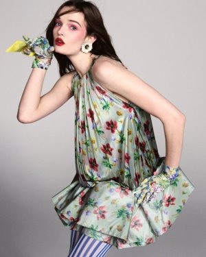 This season, it’s all about prints that pop. In our latest issue, spring’s standout florals, c...jpg