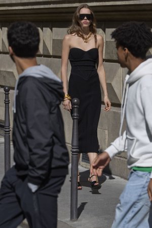 balmain-pre-fall-2025-ad-campaign-the-impression-002-scaled.jpg