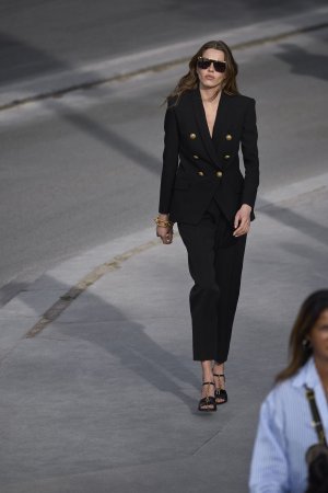 balmain-pre-fall-2025-ad-campaign-the-impression-016-scaled.jpg