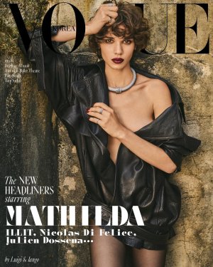 #협찬 #VogueCoverThe NEW HEADLINERS_MATHILDA반항적 우아함, 대담한 절제, 고전과 파격 사이에 서 있는 부...쉐렉션 ...그 & IANG...jpg