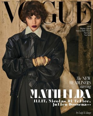 #협찬 #VogueCover The NEW HEADLINERS_MATHILDA반항적 우아함, 대담한 절제, 고전과 파격 사이에 서 있는 부...컬렉션 ...GI & IA...jpg
