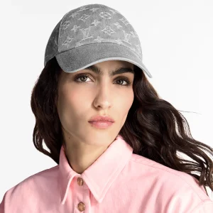louis-vuitton-denim-cap--M7943M_PM1_Worn view.webp
