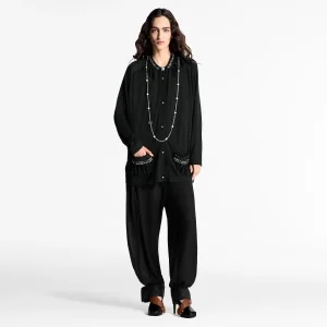 louis-vuitton-fringe-trim-cardigan --FSKC59WDW900_PM1_Worn view.webp