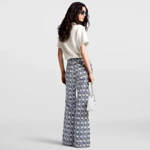 louis-vuitton-monogram-jacquard-t-shirt--FRTS21LEU002_PM1_Ambiance view.webp