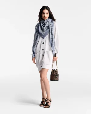 louis-vuitton-monogram-denim-shawl--M71382_PM1_Look view.webp